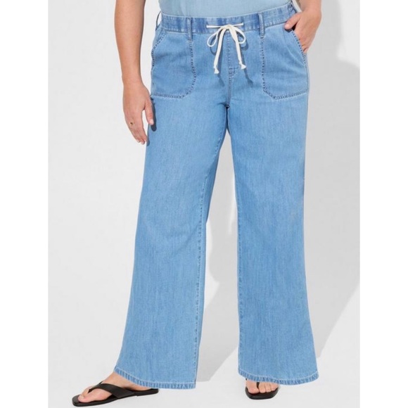 🆕 Pull-On Wide Leg Light Weight Jean 1 1X 14 16 NWT Torrid New Light Wash Blue - Picture 2 of 5